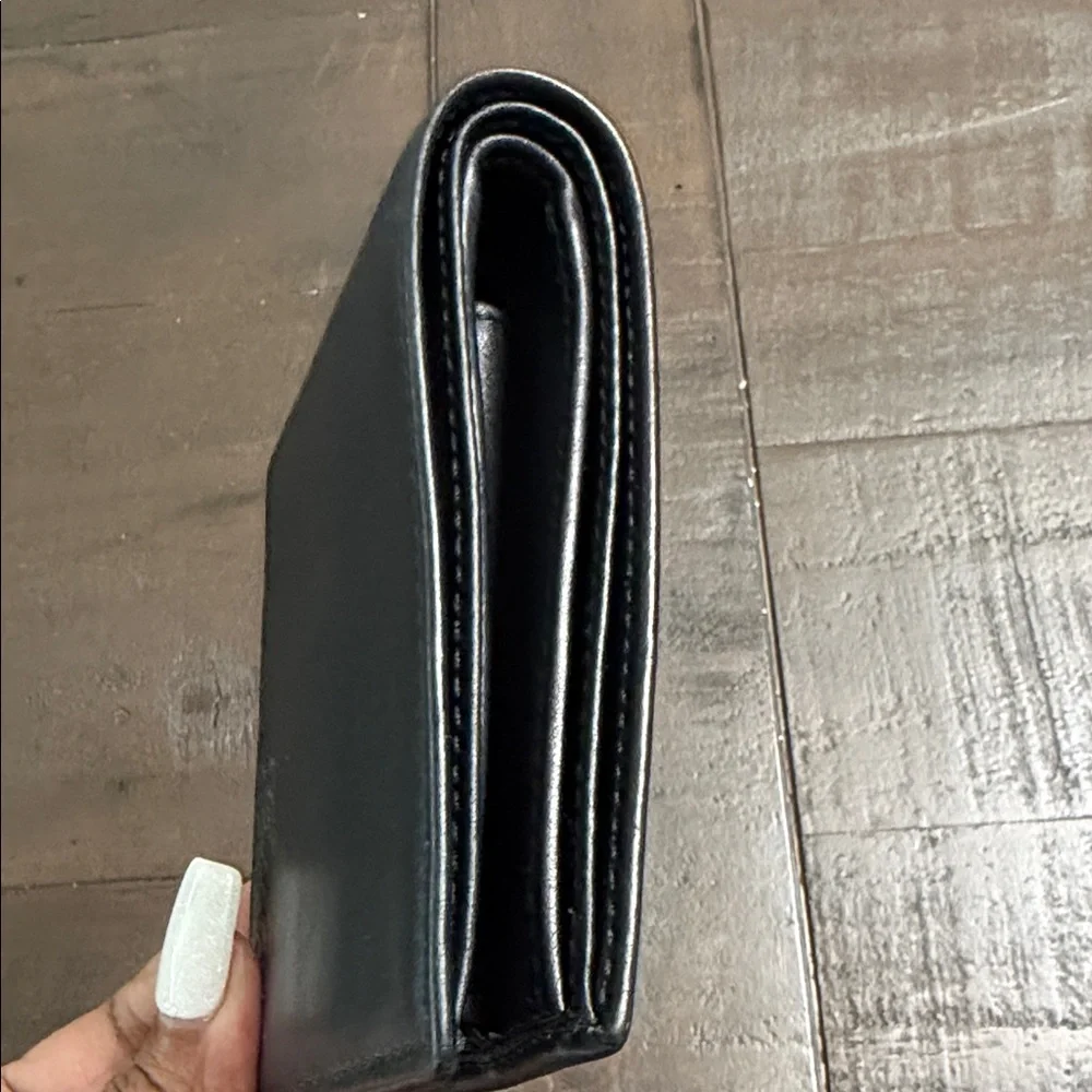Authentic Gucci Black Leather Men’s wallet